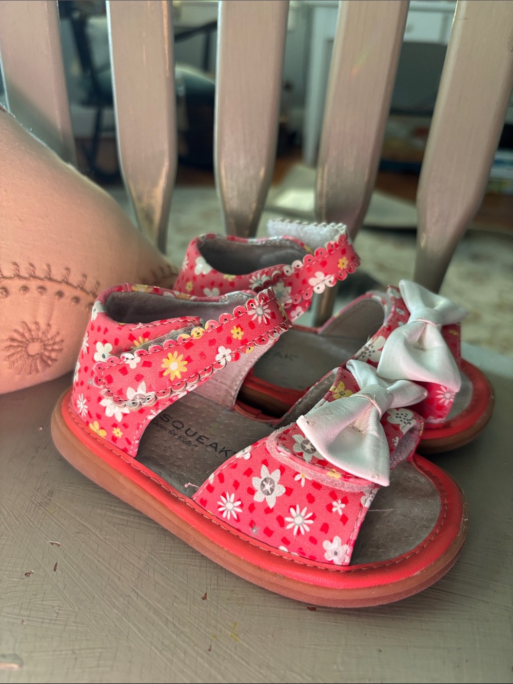 Wee squeak Sz 8 Toddler Pink Floral Bow Sandals